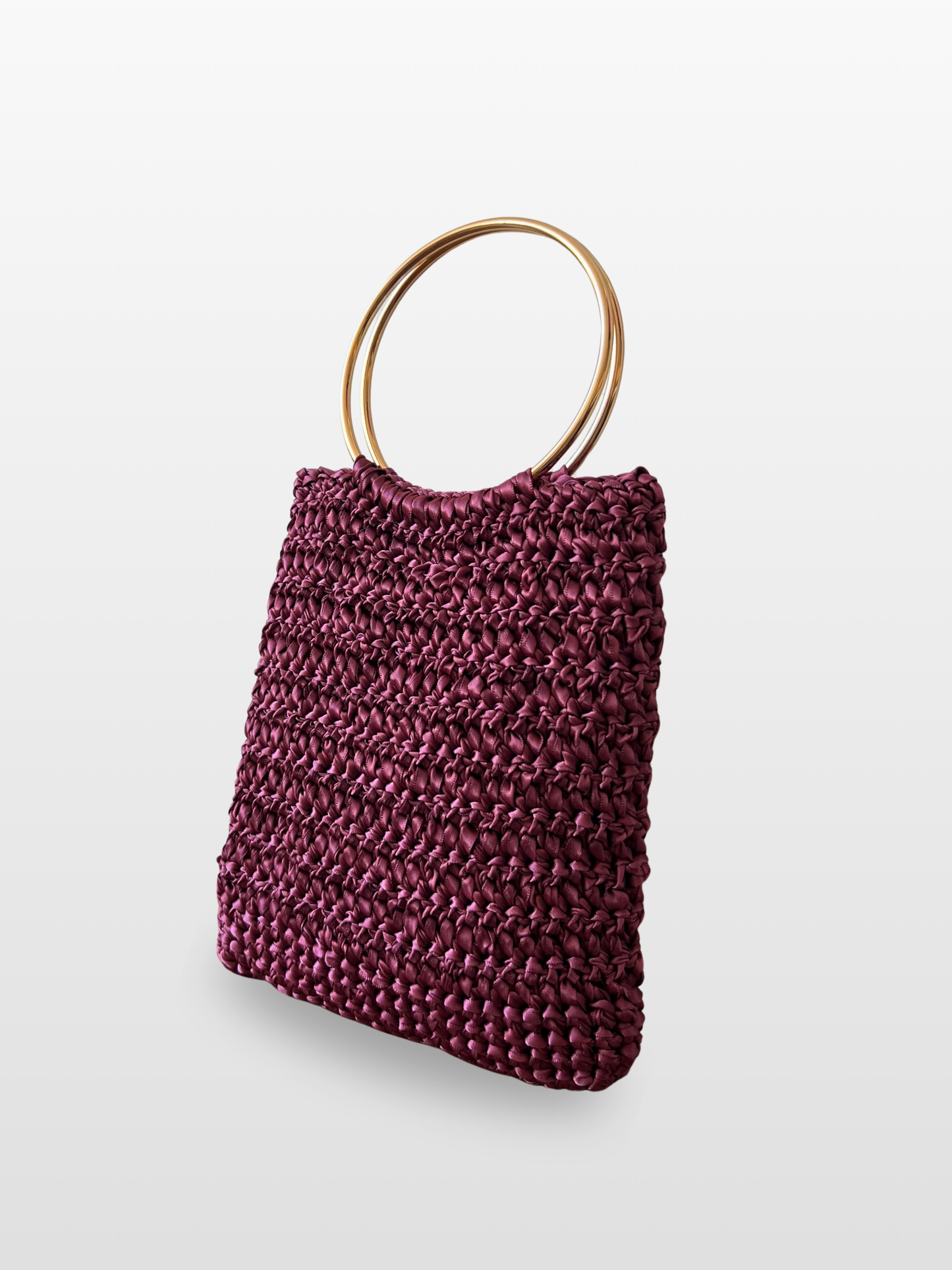 Bolso Pilar en Raso con Asa Dorada