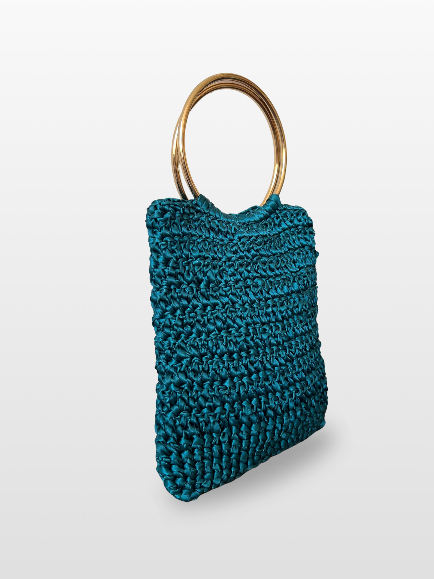 Bolso Pilar en Raso con Asa Dorada