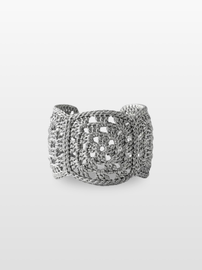 Brazalete de Crochet Hecho a Mano