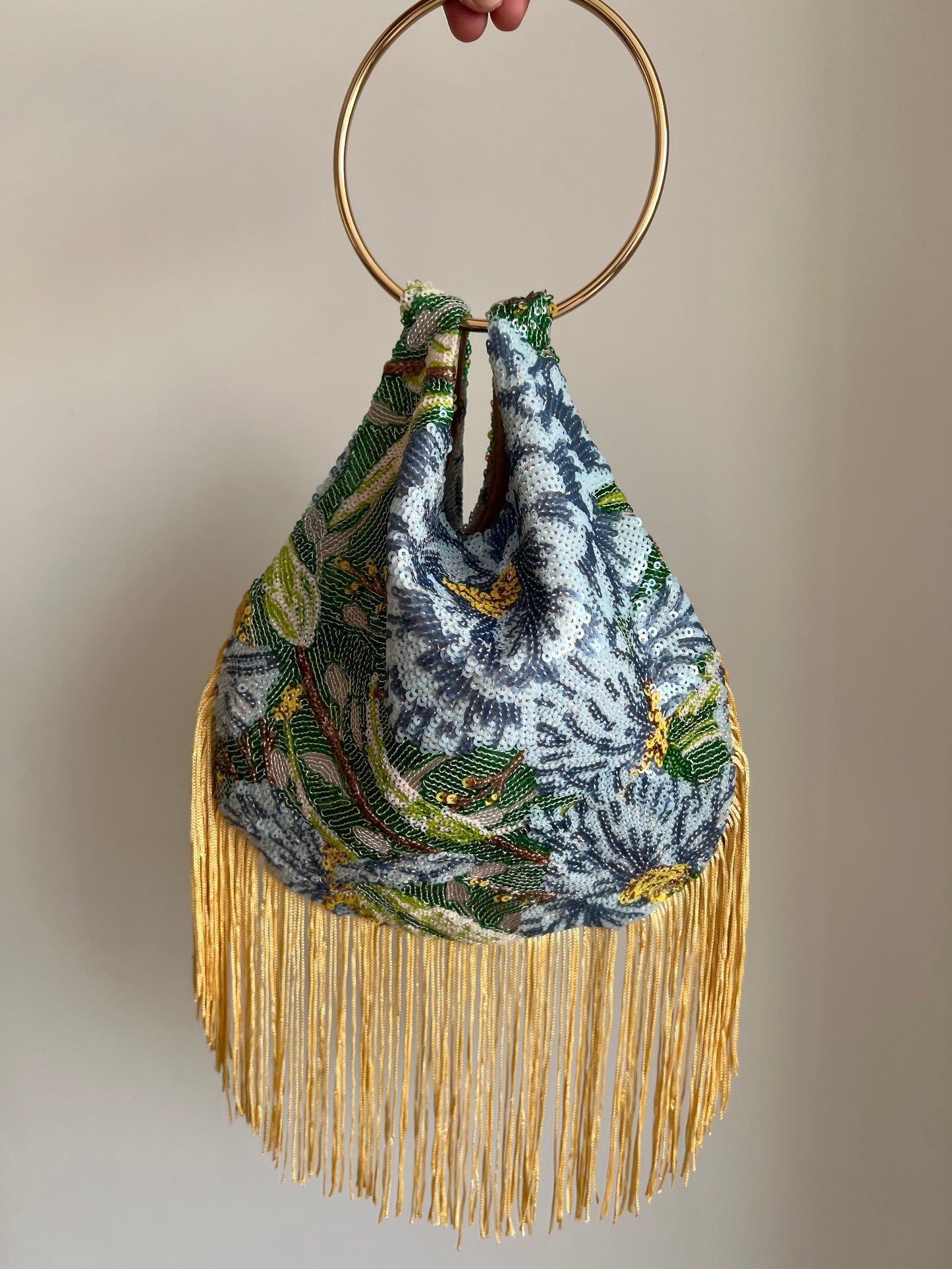 Bolso lentejuela Rocío flecos con Asa Dorada
