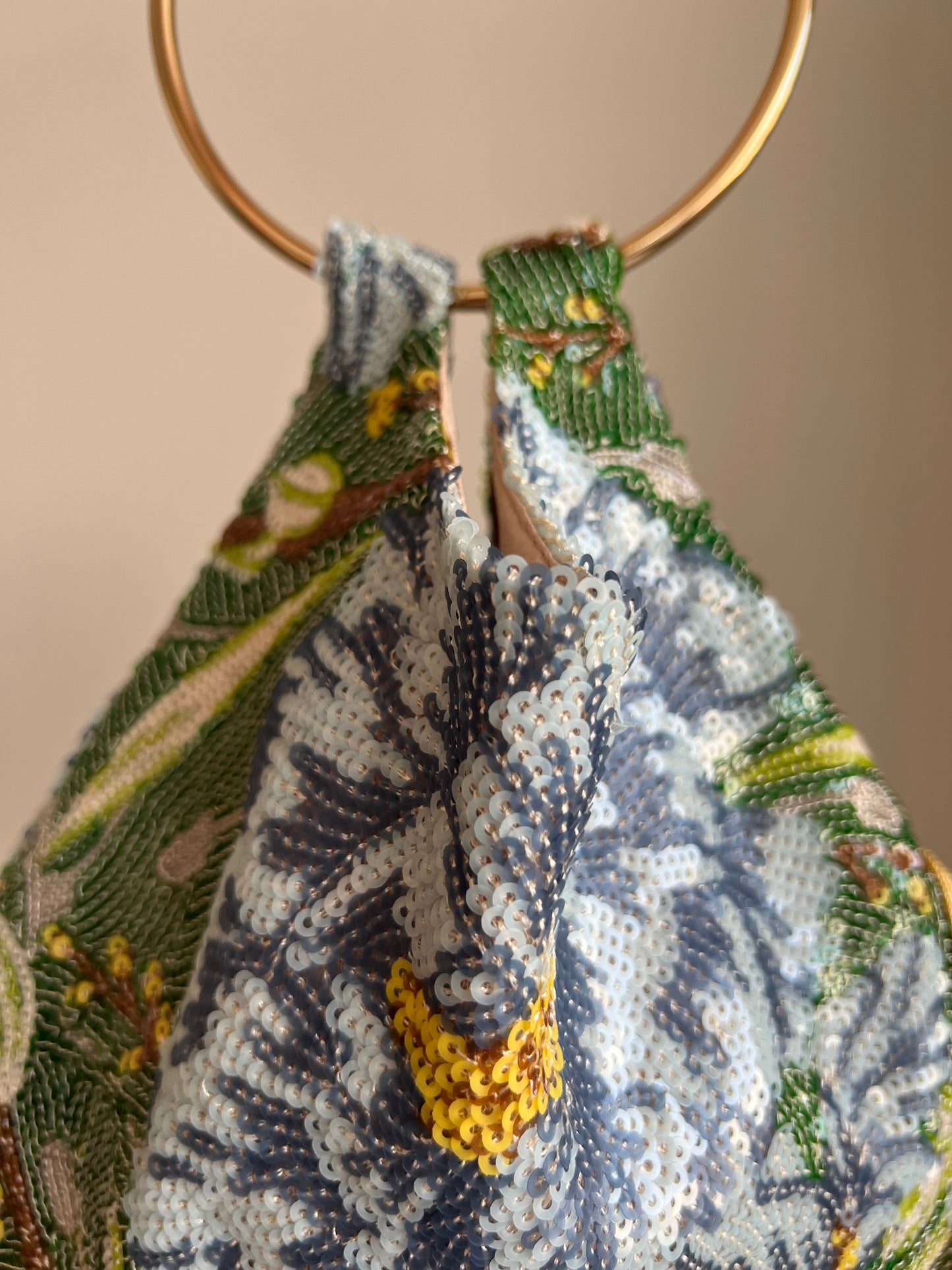 Bolso lentejuela Rocío flecos con Asa Dorada