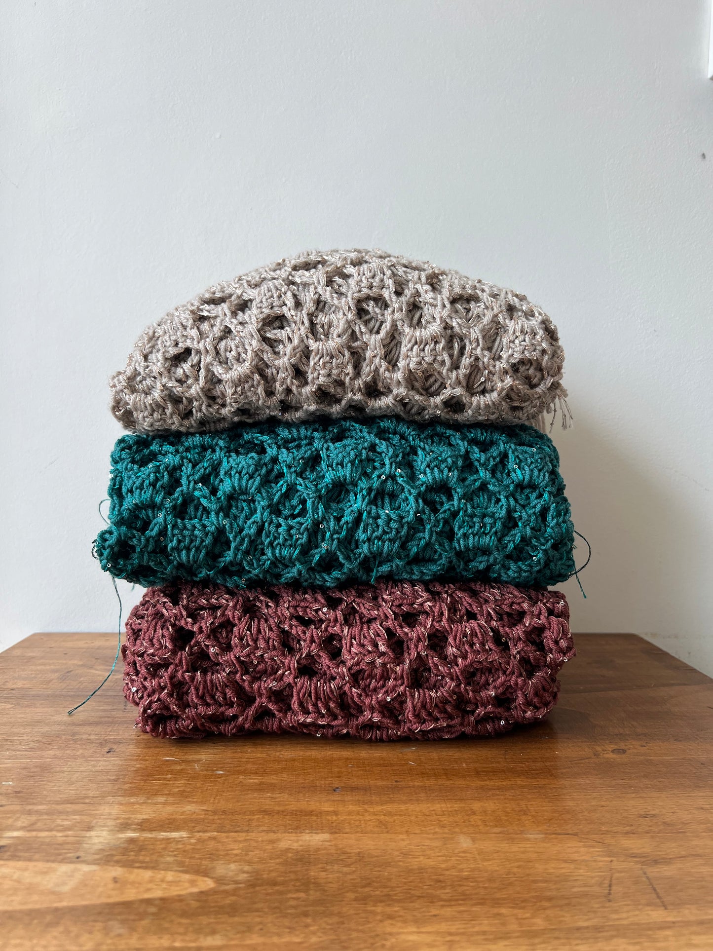 Chal lentejuela Madremia 100% Merino