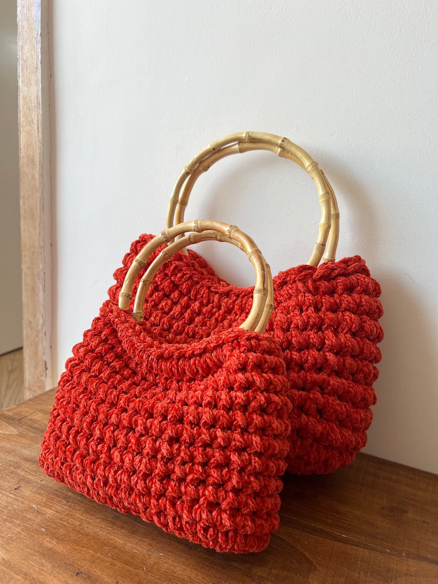Bolso de Crochet con Asa de Bambú